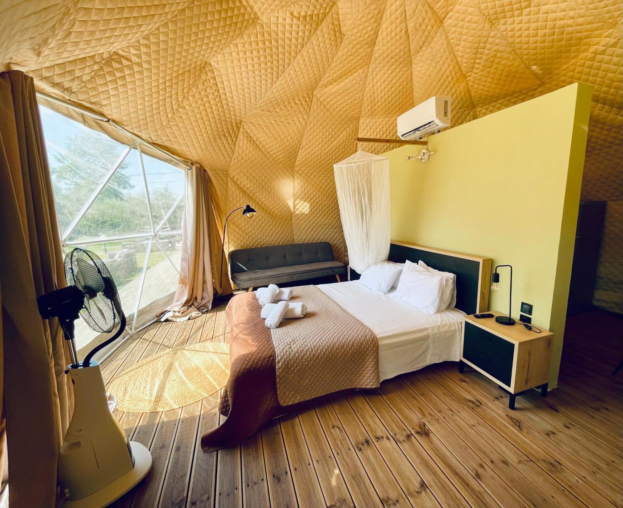 Manna Gea Glamping Domes Hotell Vónitsa Eksteriør bilde